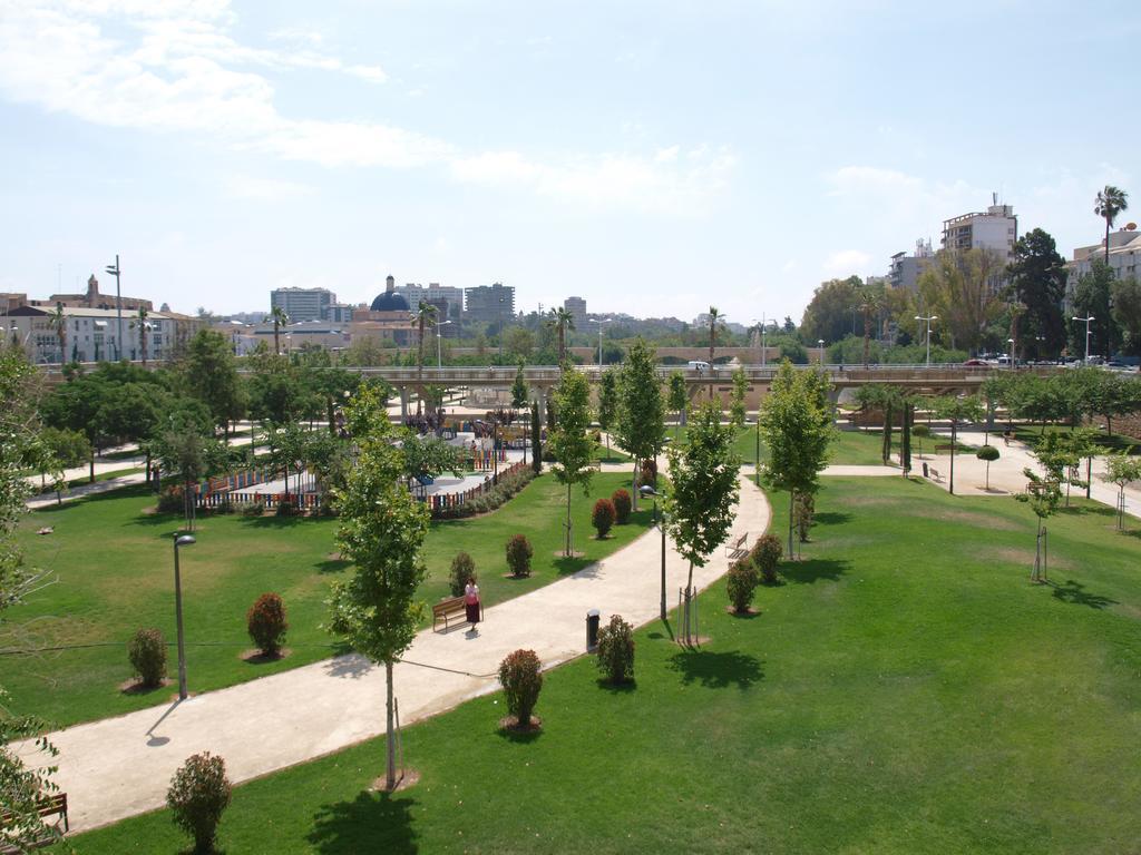 Apartup Yellow Opera View Apartment Valencia Exterior photo
